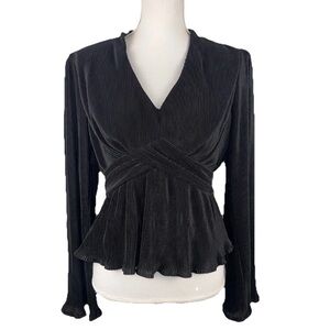 ASTR The Label Medium Black Top Blouse Long Sleeve Pleated Boho Chic Whimsigoth